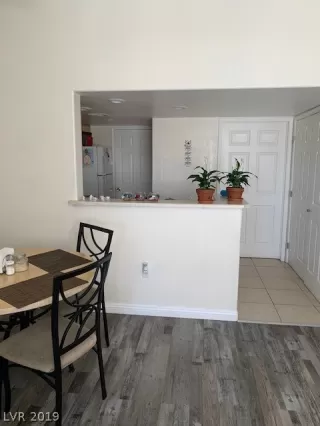 Photo #5: 2150273 Listing 