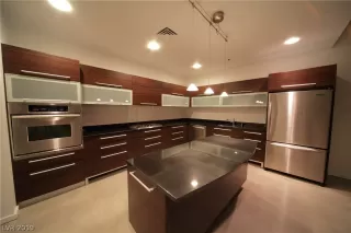 Photo #2: 2150277 Listing 