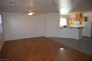 Photo #5: 2150283 Listing 