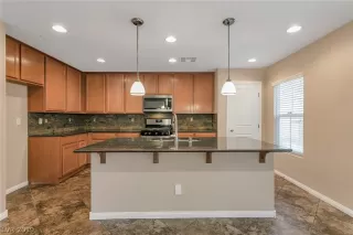 Photo #4: 2150307 Listing 