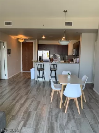 Photo #5: 2150363 Listing