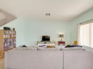 Photo #4: 2150431 Listing