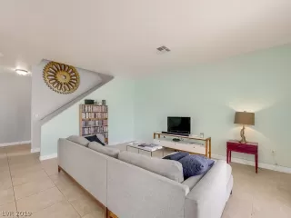 Photo #5: 2150431 Listing