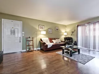 Photo #3: 2150433 Listing