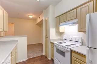 Photo #5: 2150436 Listing