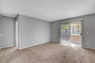 Photo #2: 2150441 Listing