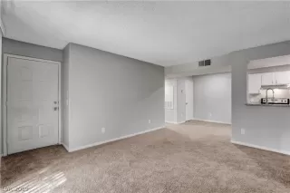 Photo #4: 2150441 Listing