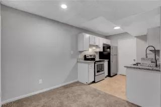 Photo #5: 2150441 Listing