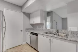 Photo #6: 2150441 Listing