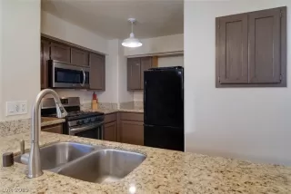 Photo #2: 2150471 Listing