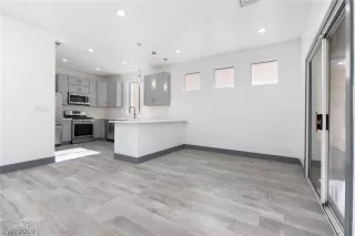 Photo #1: 2150519 Listing 