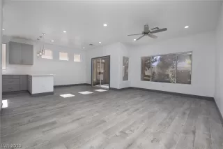 Photo #2: 2150519 Listing 