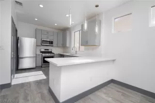 Photo #4: 2150519 Listing 