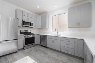 Photo #5: 2150519 Listing 