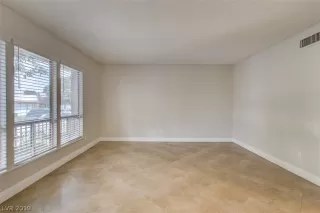 Photo #5: 2150521 Listing 