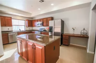 Photo #5: 2150522 Listing 