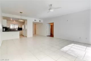 Photo #4: 2150610 Listing 