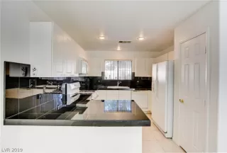 Photo #5: 2150610 Listing 