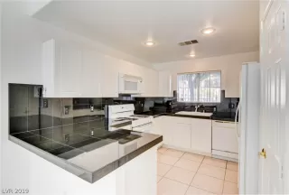 Photo #6: 2150610 Listing 