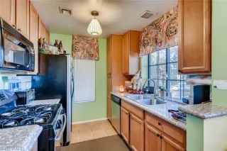 Photo #4: 2150619 Listing