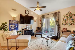 Photo #1: 2150641 Listing