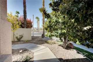 Photo #2: 2150668 Listing