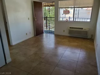 Photo #2: 2150675 Listing 