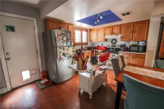 Photo #6: 2150684 Listing