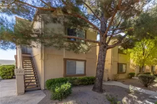 Photo #1: 2150831 Listing