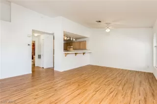 Photo #2: 2150831 Listing