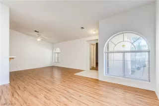 Photo #3: 2150831 Listing