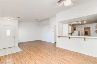 Photo #4: 2150831 Listing