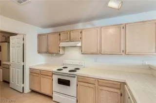 Photo #6: 2150831 Listing