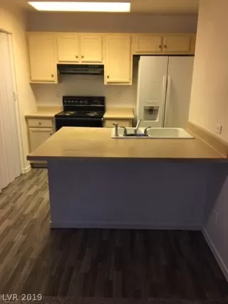 Photo #4: 2150853 Listing 