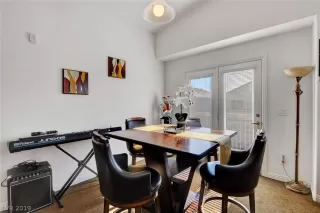 Photo #3: 2150937 Listing