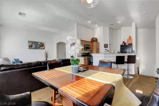 Photo #4: 2150937 Listing