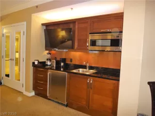 Photo #3: 2151005 Listing