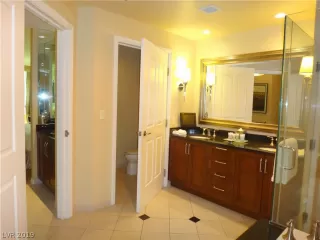 Photo #5: 2151005 Listing