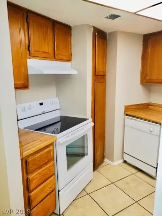 Photo #3: 2151059 Listing