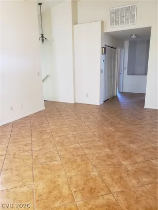 Photo #2: 2151161 Listing 