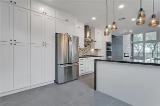 Photo #2: 2151202 Listing