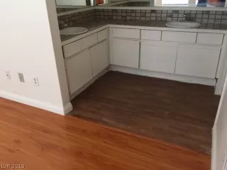 Photo #4: 2151226 Listing