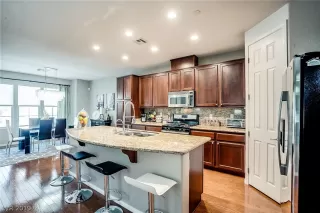 Photo #2: 2151297 Listing 