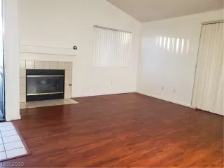 Photo #4: 2151300 Listing