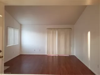 Photo #5: 2151300 Listing