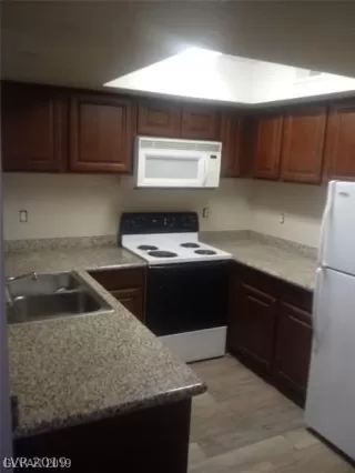 Photo #1: 2151463 Listing