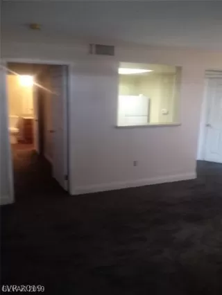 Photo #3: 2151463 Listing