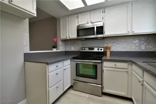 Photo #1: 2151485 Listing