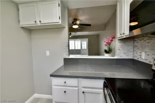 Photo #4: 2151485 Listing