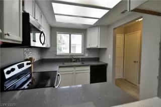 Photo #5: 2151485 Listing